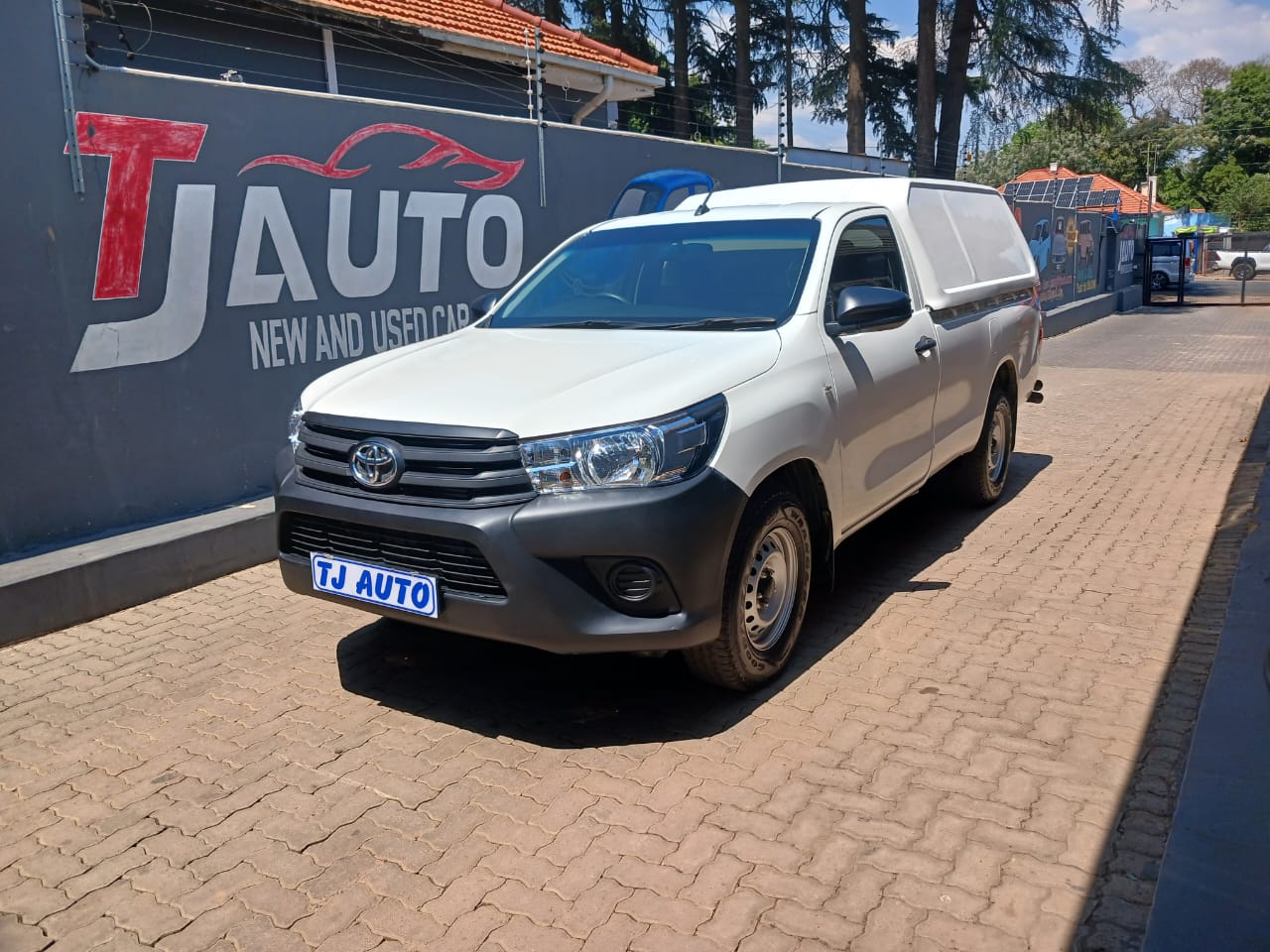 Read more about the article 2024 TOYOTA HILUX 2.4GD (Aircon)