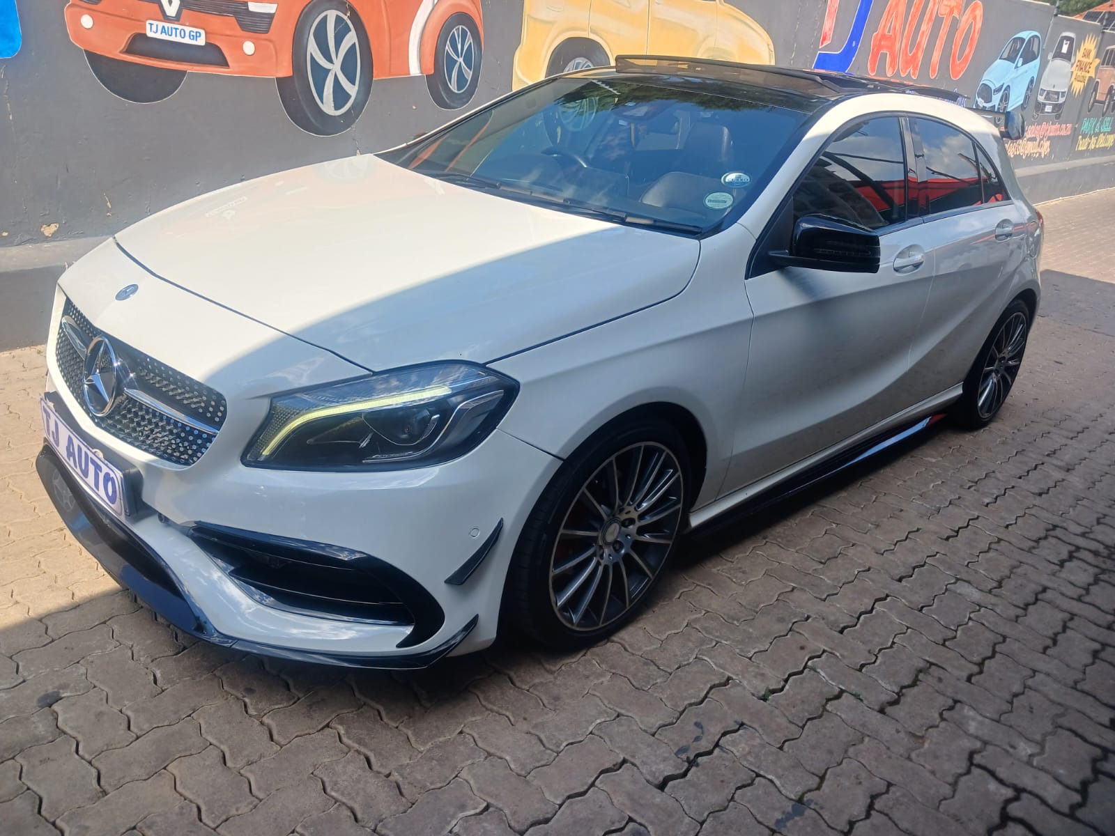 Read more about the article 2016 MERCEDES-BENZ A-CLASS A200 AMG LINE AUTO