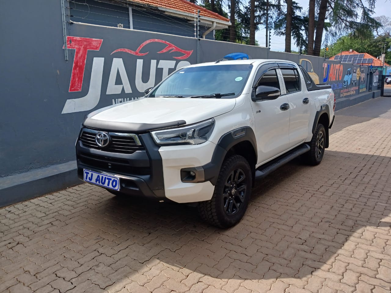Read more about the article 2017 TOYOTA HILUX 2.4GD-6 DOUBLE CAB 4×4 SR