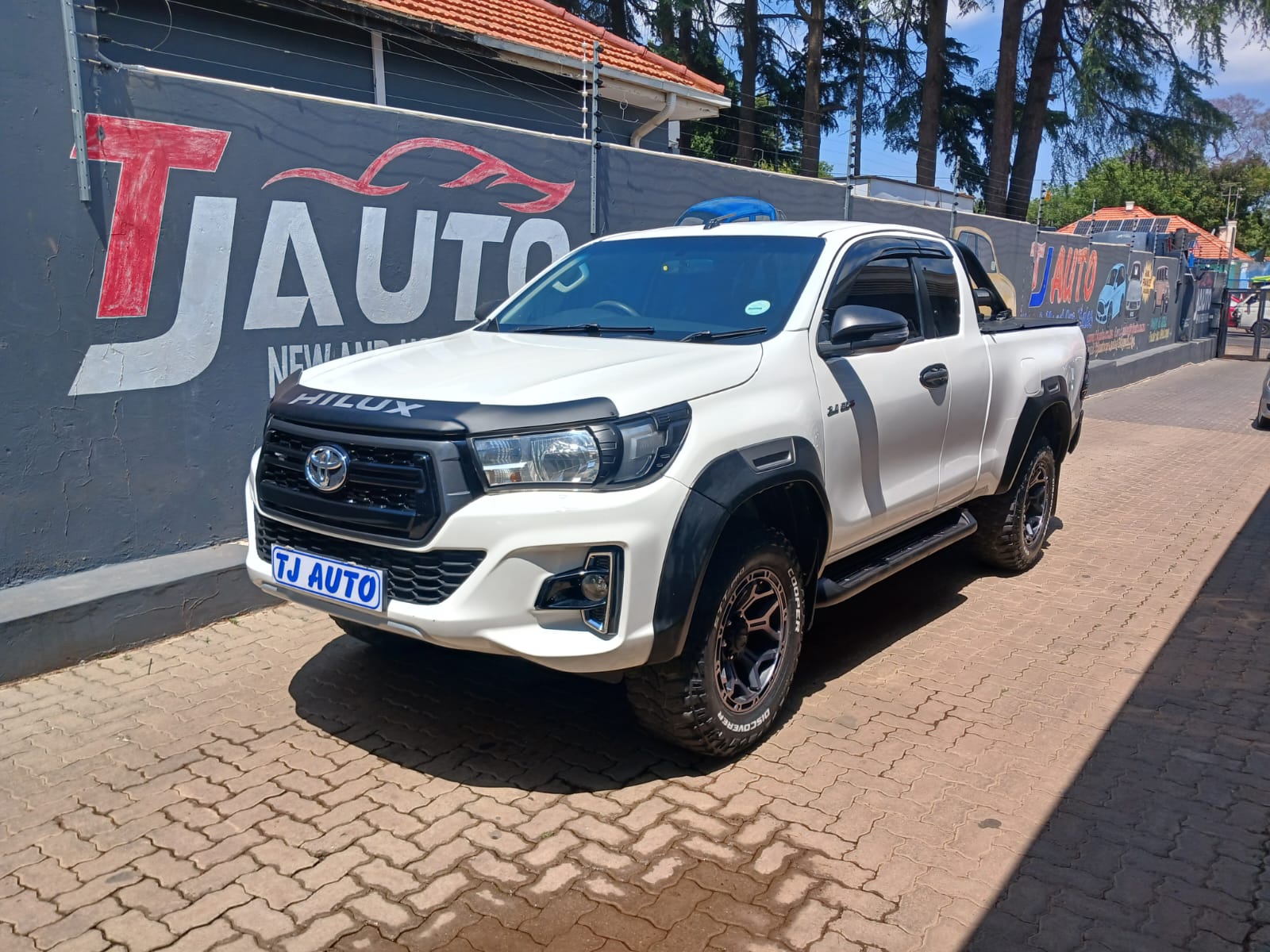 Read more about the article 2016 TOYOTA HILUX 2.4GD-6 Xtra CAB SRX
