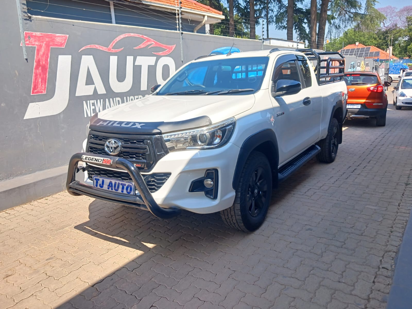 Read more about the article 2018 TOYOTA HILUX 2.4GD-6 Xtra CAB SRX