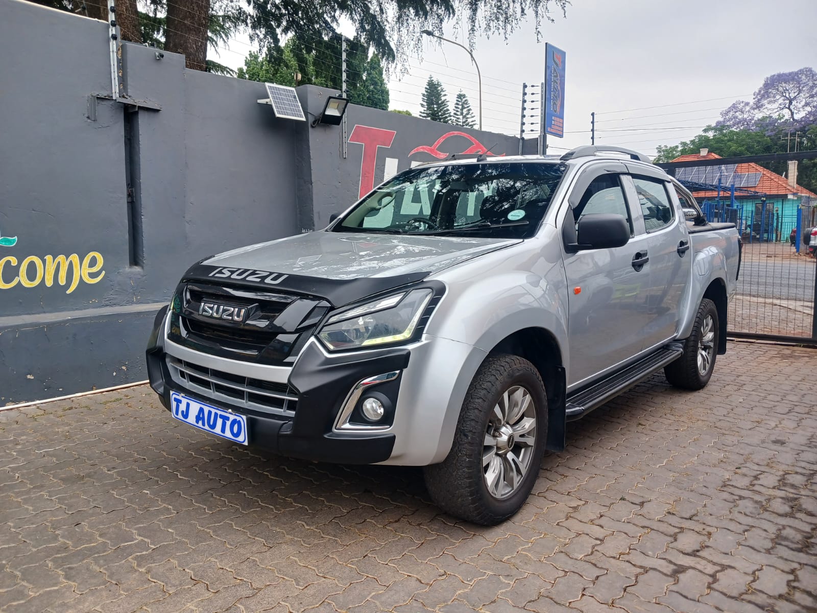Read more about the article 2020 ISUZU D-Max 250 DOUBLE CAB X-RIDER AUTO