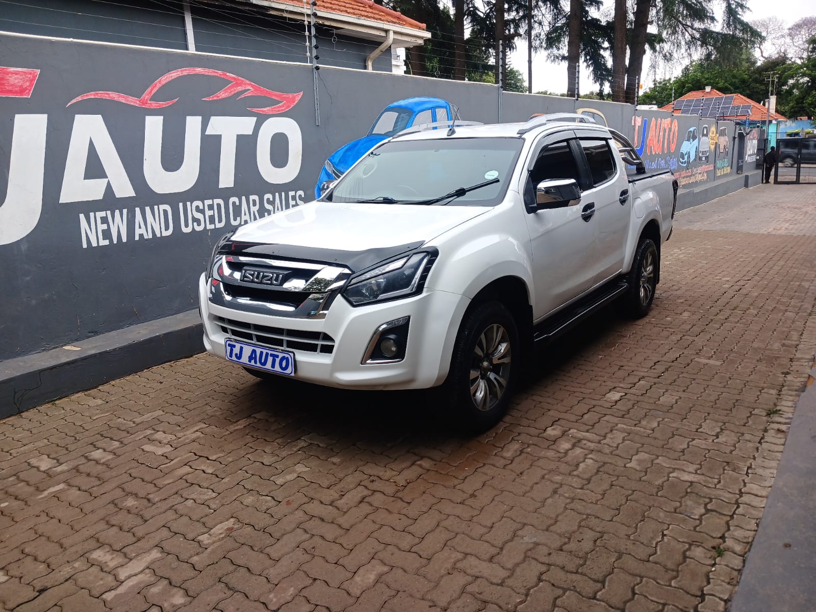 Read more about the article 2018 ISUZU KB 300D-Teq DOUBLE CAB LX AUTO