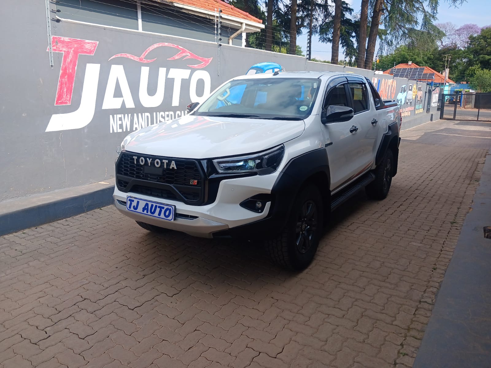 Read more about the article 2025 TOYOTA HILUX 2.8GD-6 DOUBLE CAB 4×4 RAIDER AUTO