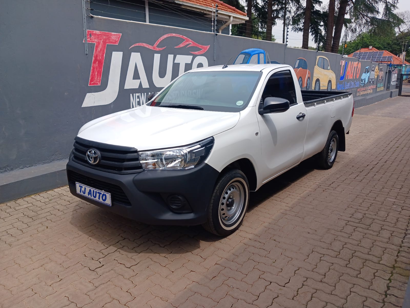 Read more about the article 2023 TOYOTA HILUX 2.4GD SINGLE CAB S (Aircon)