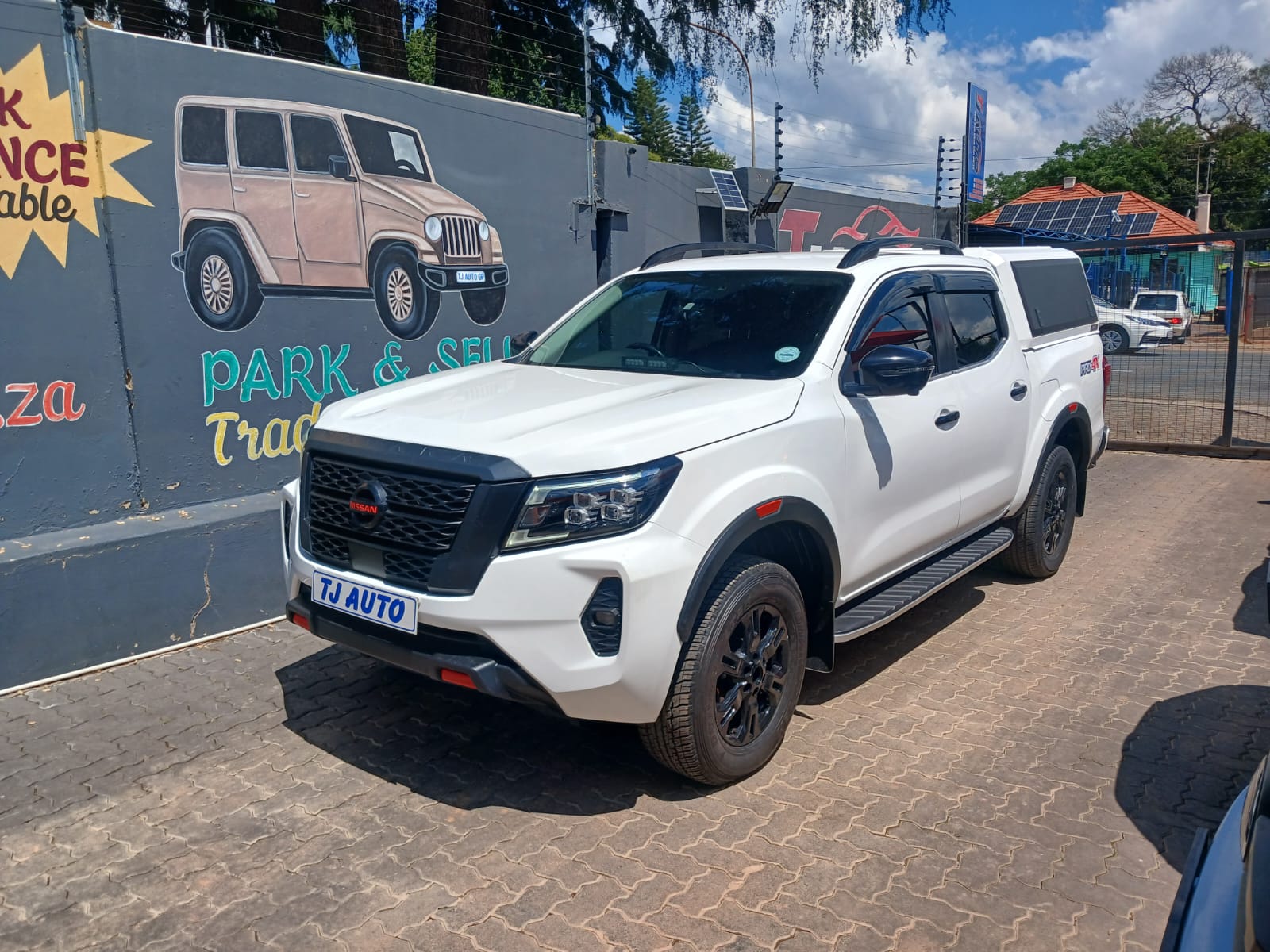 Read more about the article 2022 NISSAN NAVARA 2.5DDTi DOUBLE CAB PRO-4X 4×4