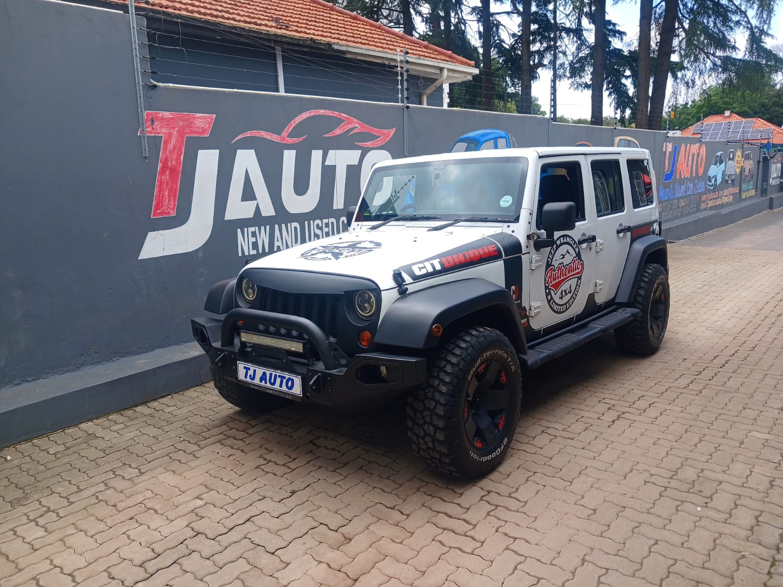 Read more about the article 2014 JEEP WRANGLER UNLIMITED 2.8CRD SAHARA