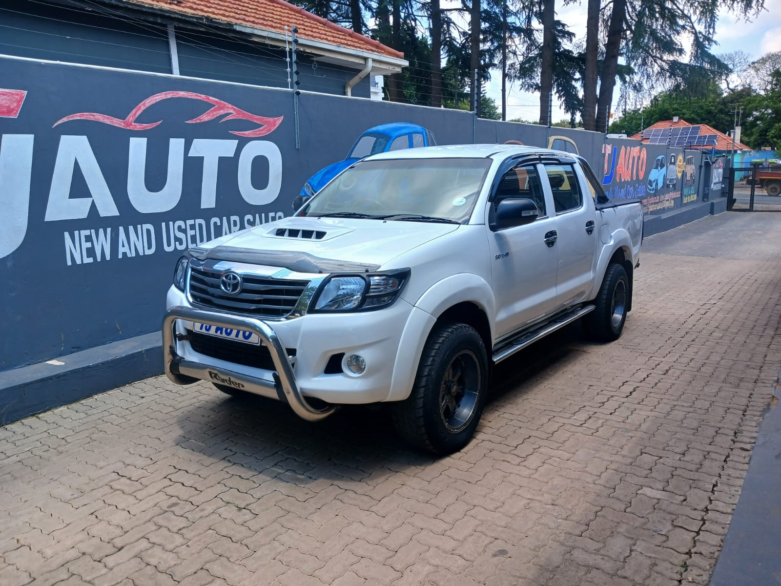 Read more about the article 2012 TOYOTA HILUX 3.0D-4D DOUBLE CAB RAIDER