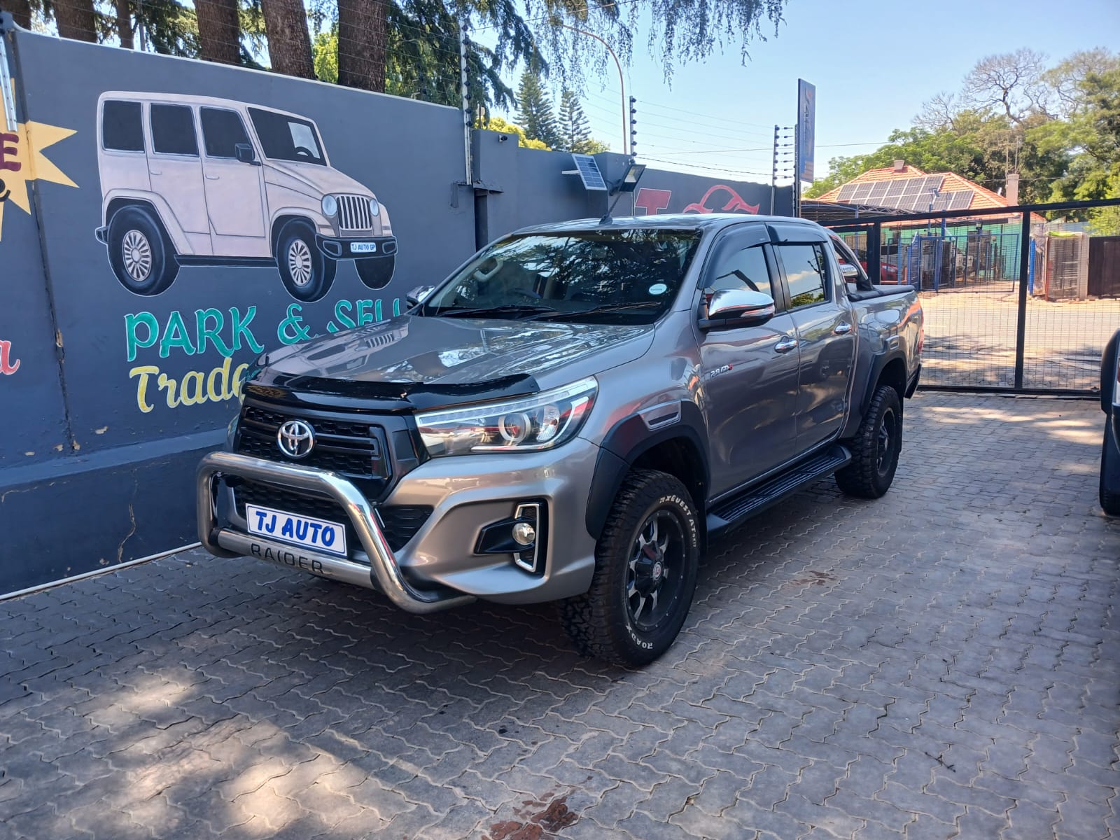 Read more about the article 2016 TOYOTA HILUX 2.8GD-6 DOUBLE CAB RAIDER