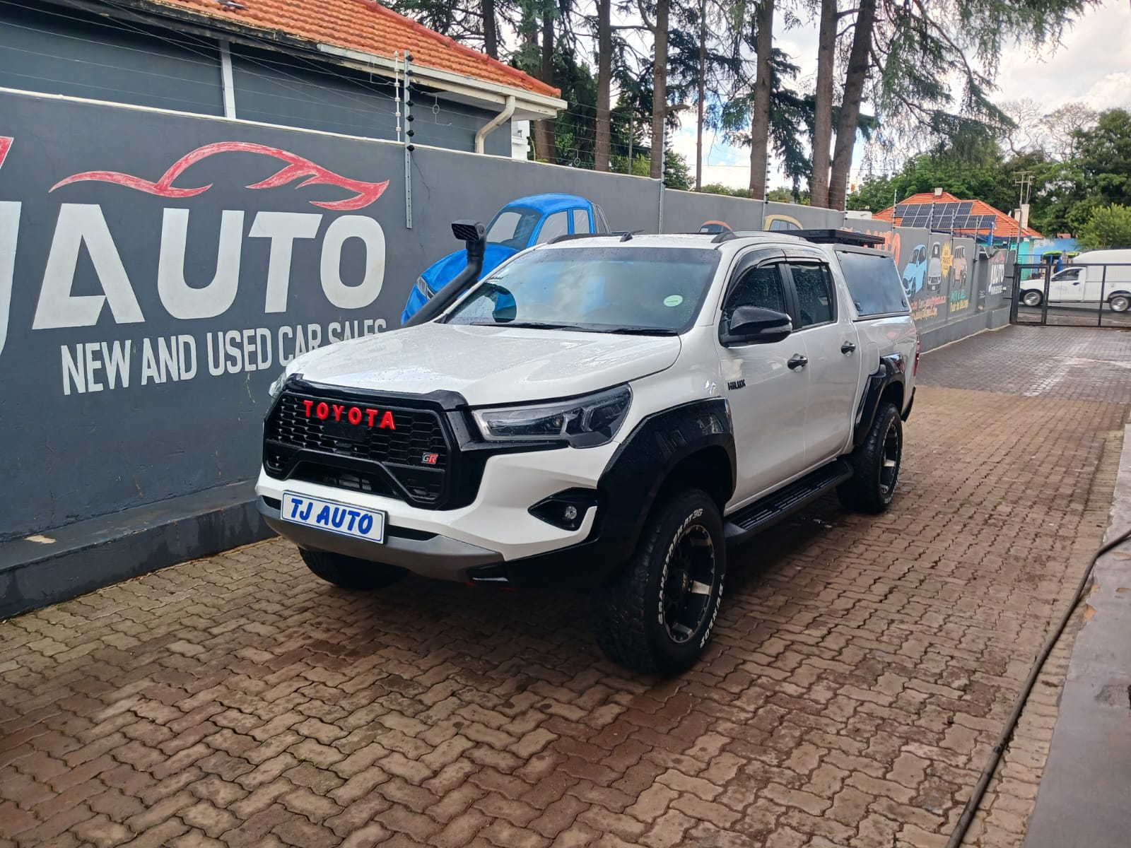 Read more about the article 2017 TOYOTA HILUX 2.4GD-6 DOUBLE CAB 4×4 SR