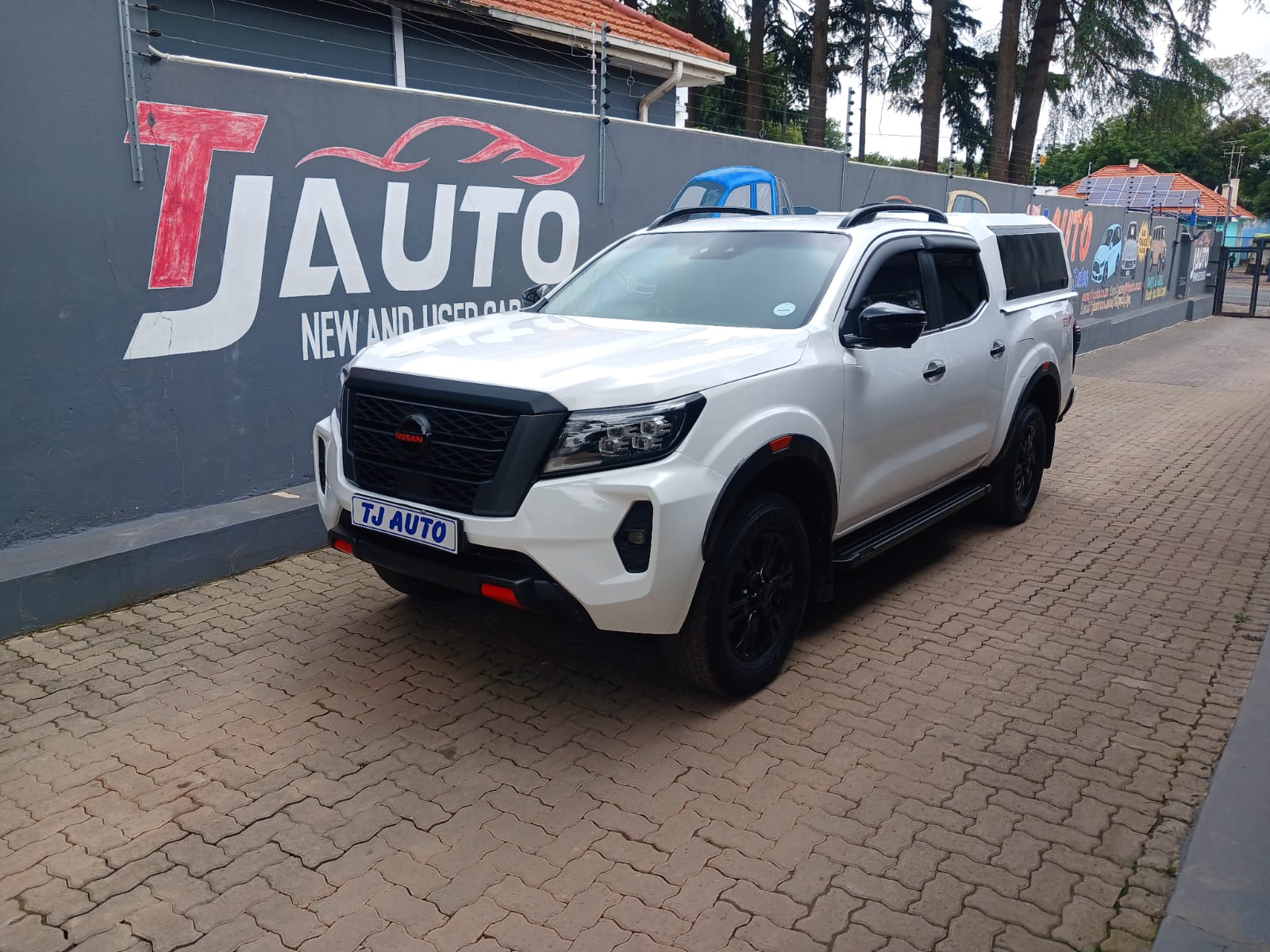 Read more about the article 2023 NISSAN NAVARA 2.5DDTi DOUBLE CAB PRO-4X 4×4