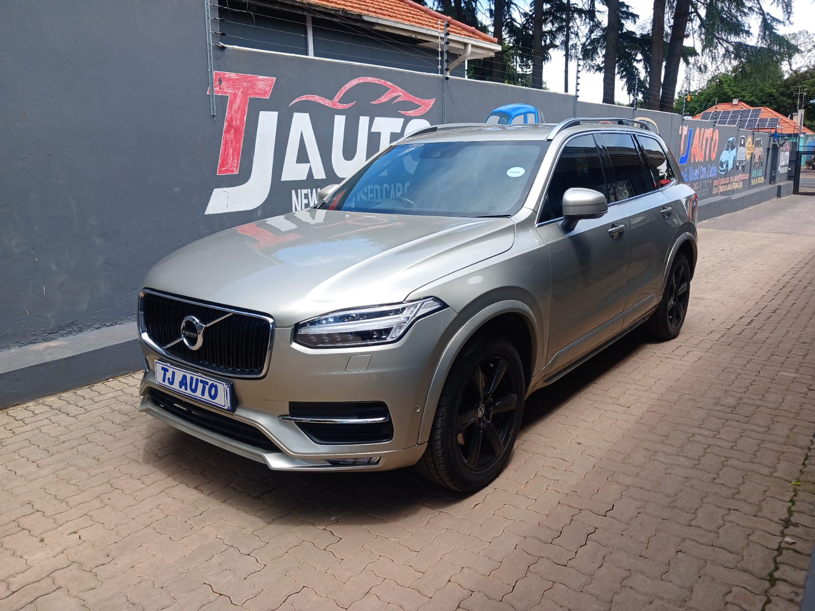 Read more about the article 2016 VOLVO XC90 D5 AWD INSCRIPTION