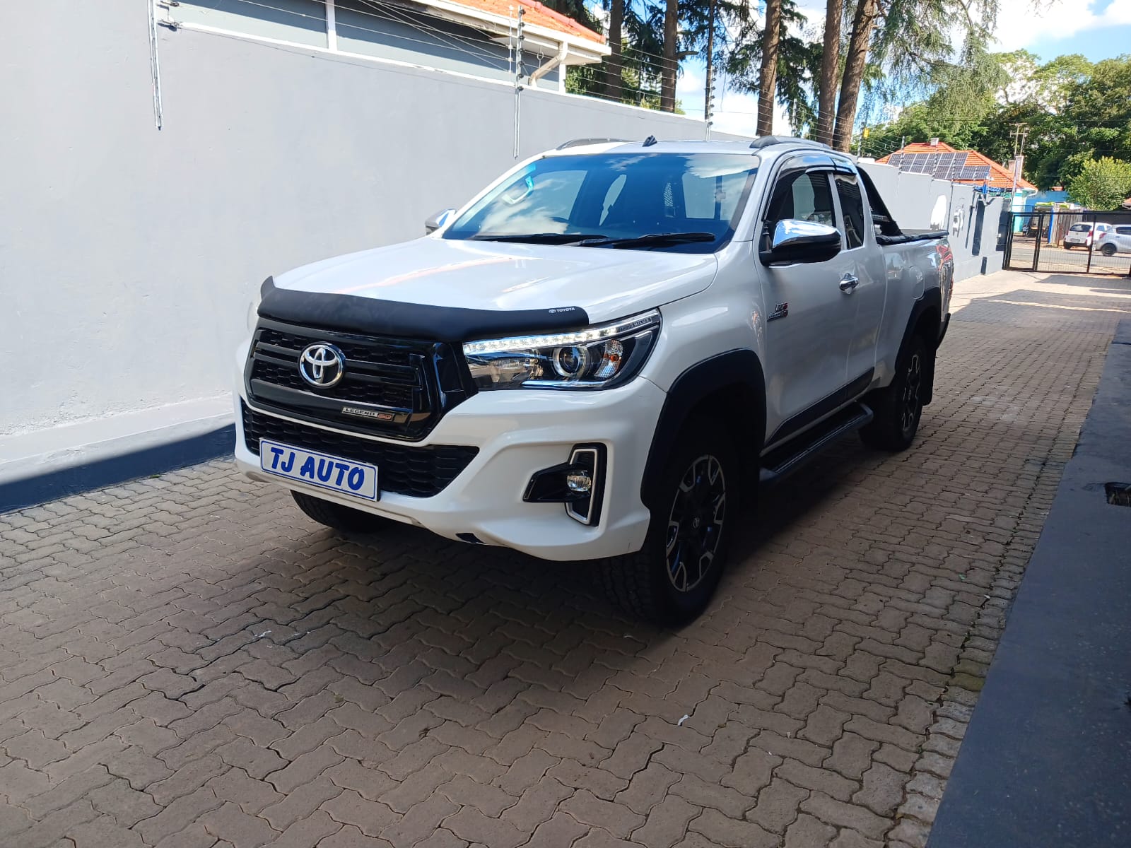 Read more about the article 2020 TOYOTA HILUX 2.8GD-6 Xtra CAB 4×4 LEGEND 50 AUTO