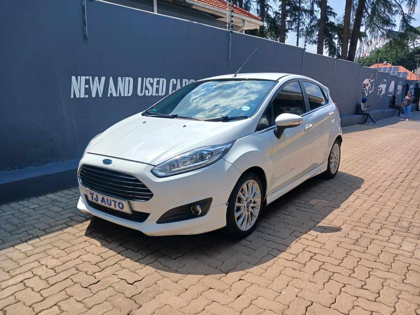 Read more about the article 2015 FORD FIESTA 5-Door 1.0T TITANIUM AUTO