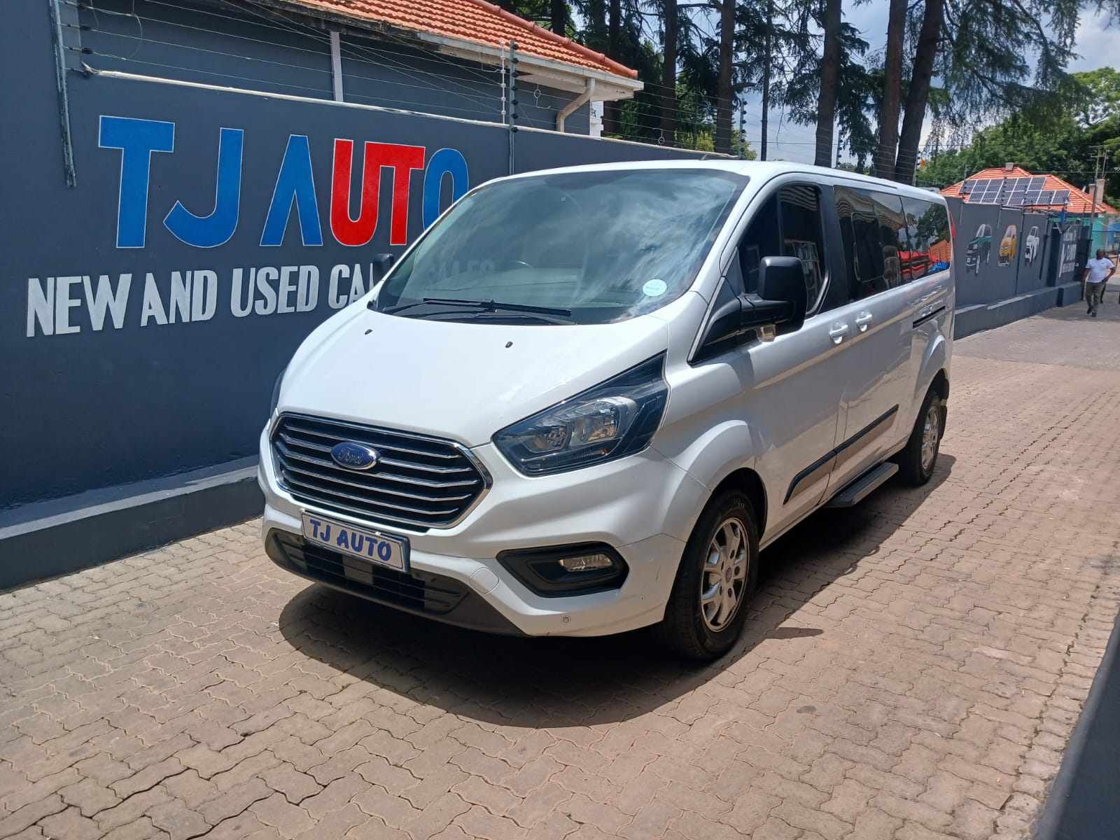 Read more about the article 2021 FORD TOURNEO CUSTOM 2.2TDCi LWB TREND