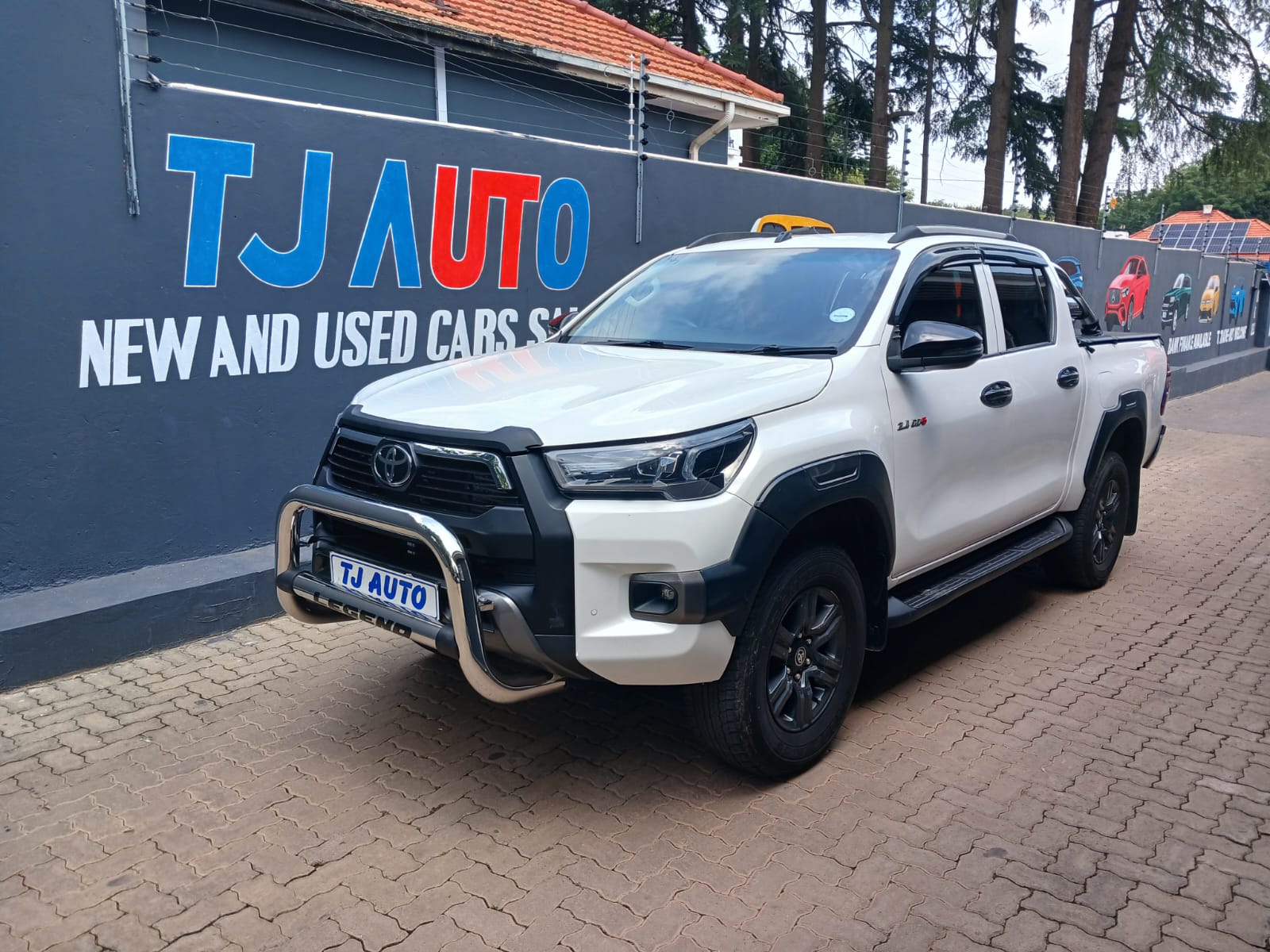 Read more about the article 2021 TOYOTA HILUX 2.4GD-6 DOUBLE CAB RAIDER AUTO