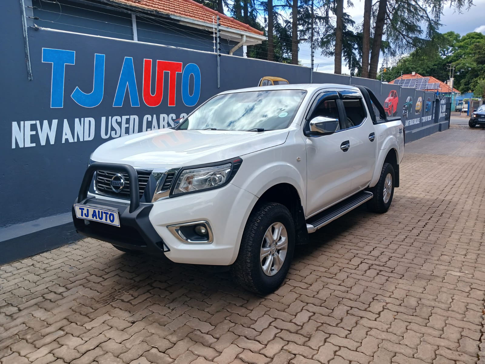 Read more about the article 2017 NISSAN NAVARA 2.3D DOUBLE CAB 4×4 LE
