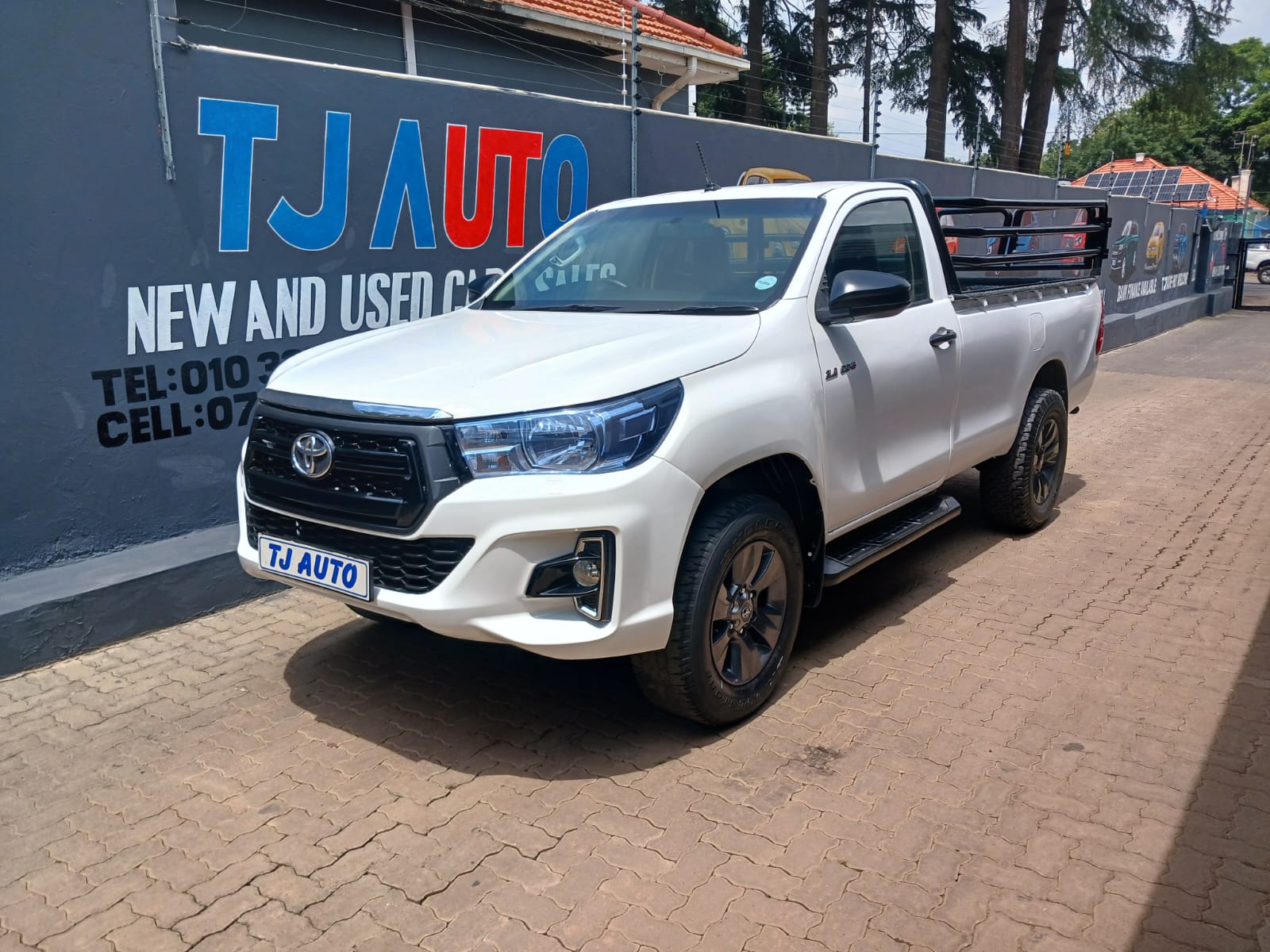 Read more about the article 2017 TOYOTA HILUX 2.4GD-6 4×4 SRX