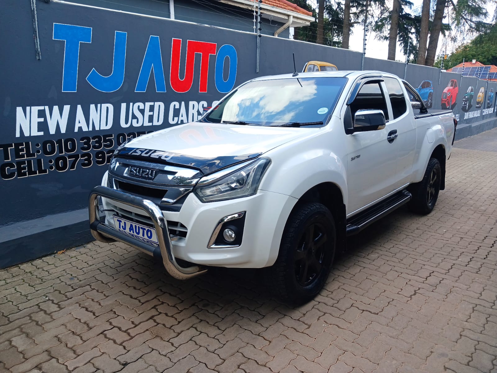 Read more about the article 2020 ISUZU D-Max 300 3.0TD EXTENDED CAB LX