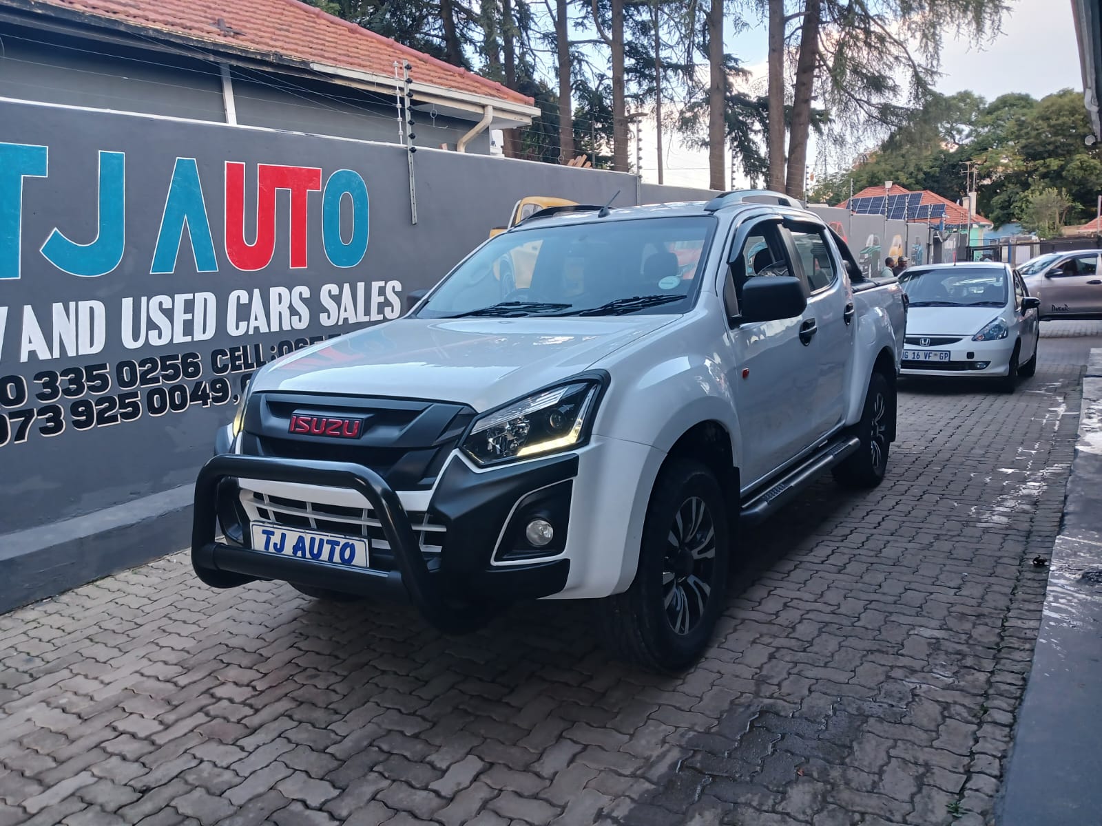 Read more about the article 2018 ISUZU KB 250D-Teq DOUBLE CAB X-RIDER