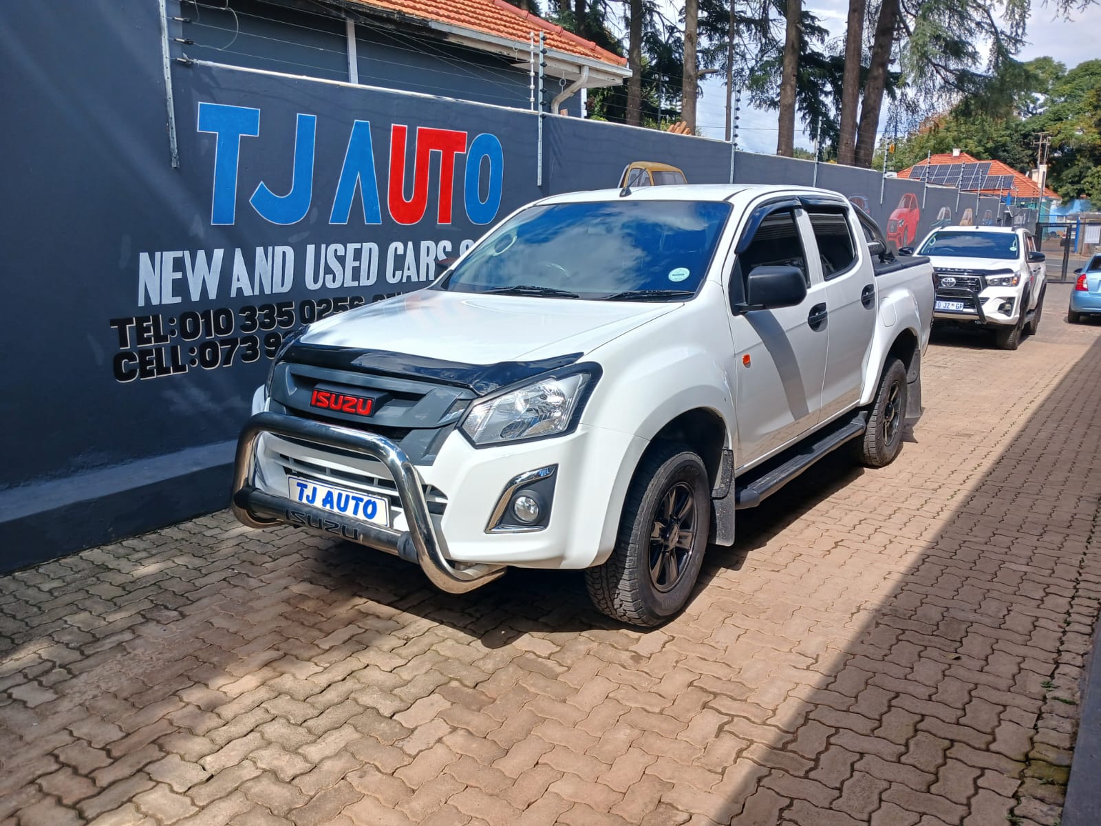Read more about the article 2016 ISUZU KB 250D-Teq DOUBLE CAB HI-RIDER