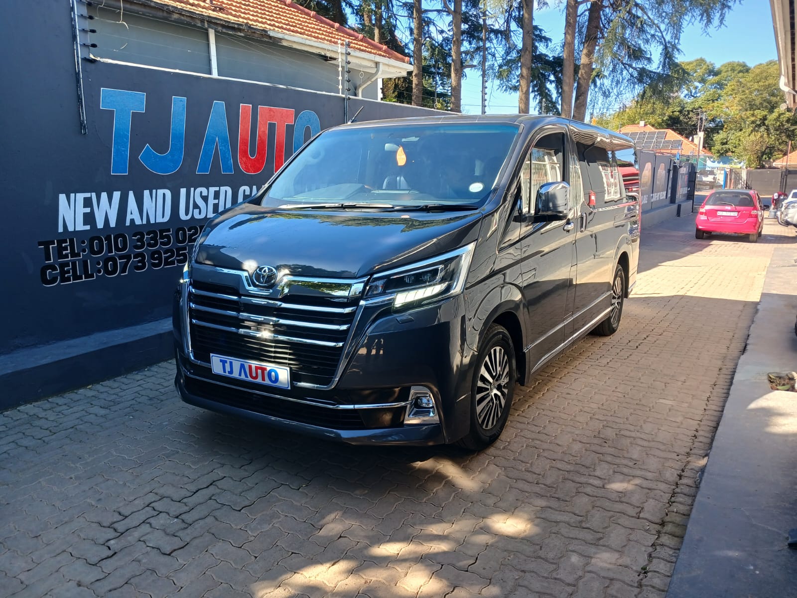 Read more about the article 2020 TOYOTA QUANTUM 2.8 LWB BUS 9-seater VX PREMIUM