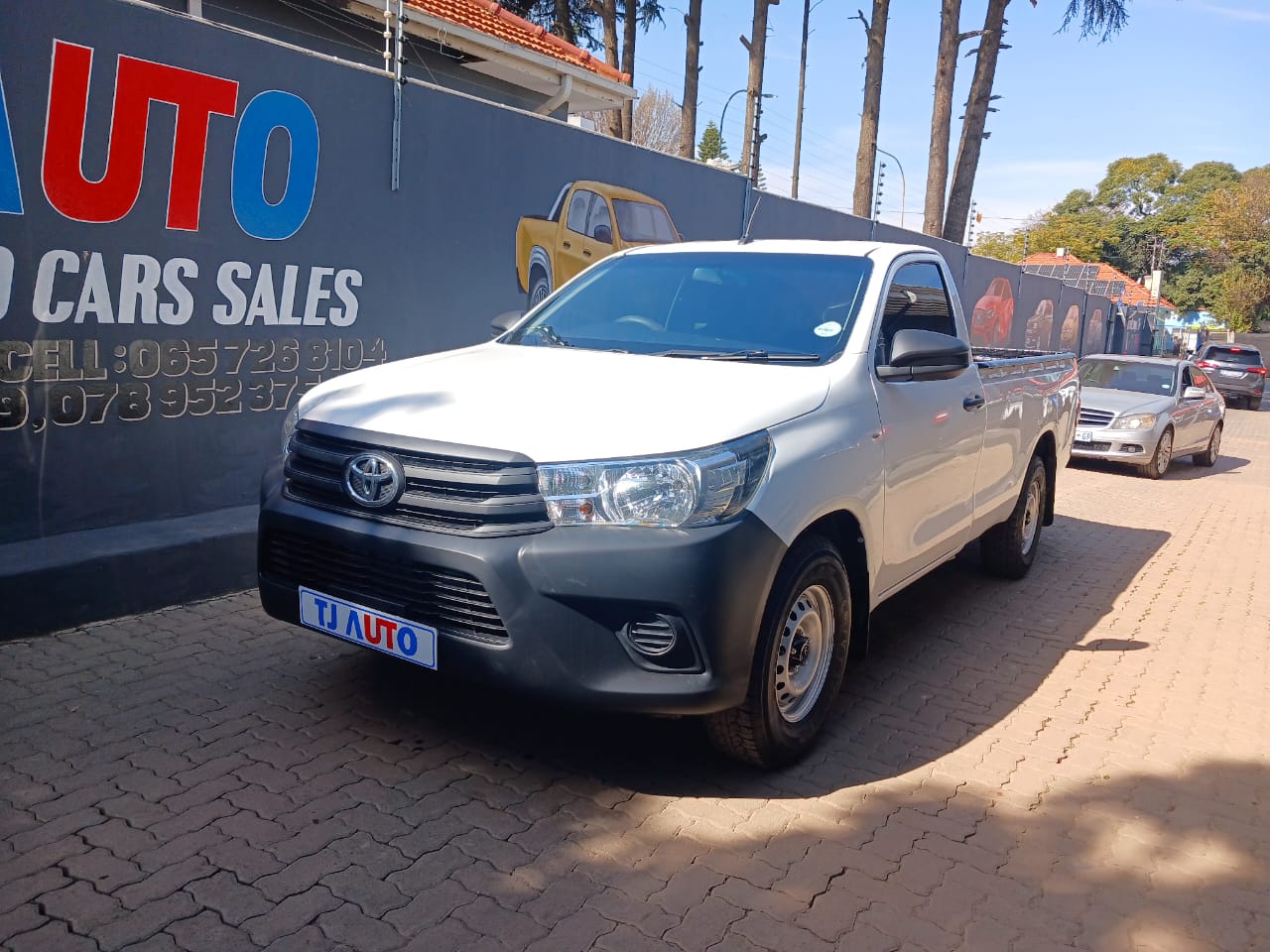 Read more about the article 2017 TOYOTA HILUX 2.4GD